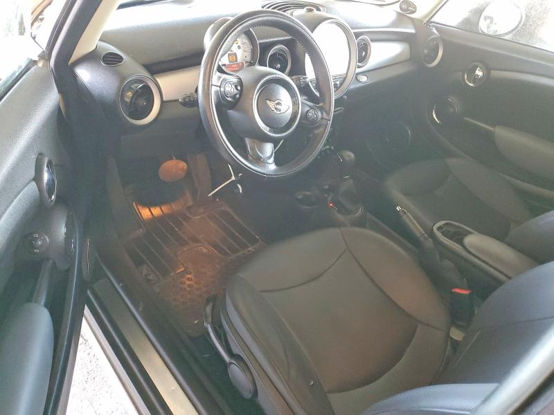 2011 Mini Cooper VIN WMWSU3C50BT251363 COPART salvage auction — MINOR DENT/SCRATCHES, CA - DIS/DLR/EXP ONLY CLEAN TITLE, sold $400 on 2026-07-09 (photo 8)