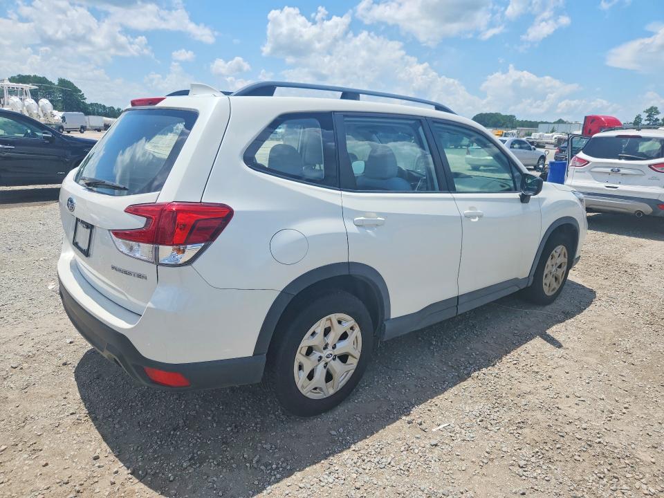 2020 Subaru Forester VIN JF2SKADC6LH484745 COPART salvage auction — MINOR DENT/SCRATCHES, Nc - Dealer Only Clean Title, sold $3,700 on 2026-07-27 (photo 3)