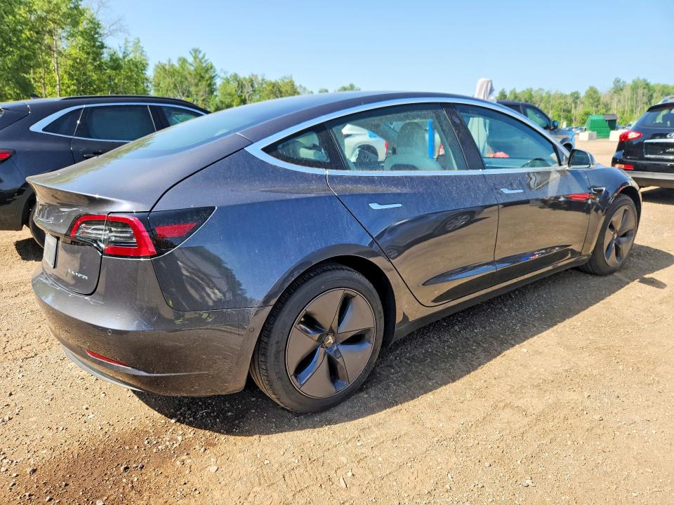2019 Tesla VIN 5YJ3E1EB2KF407272 COPART salvage auction — SIDE, On - Permit No Brand - Unfit, sold $5,700 on 2026-07-21 (photo 3)