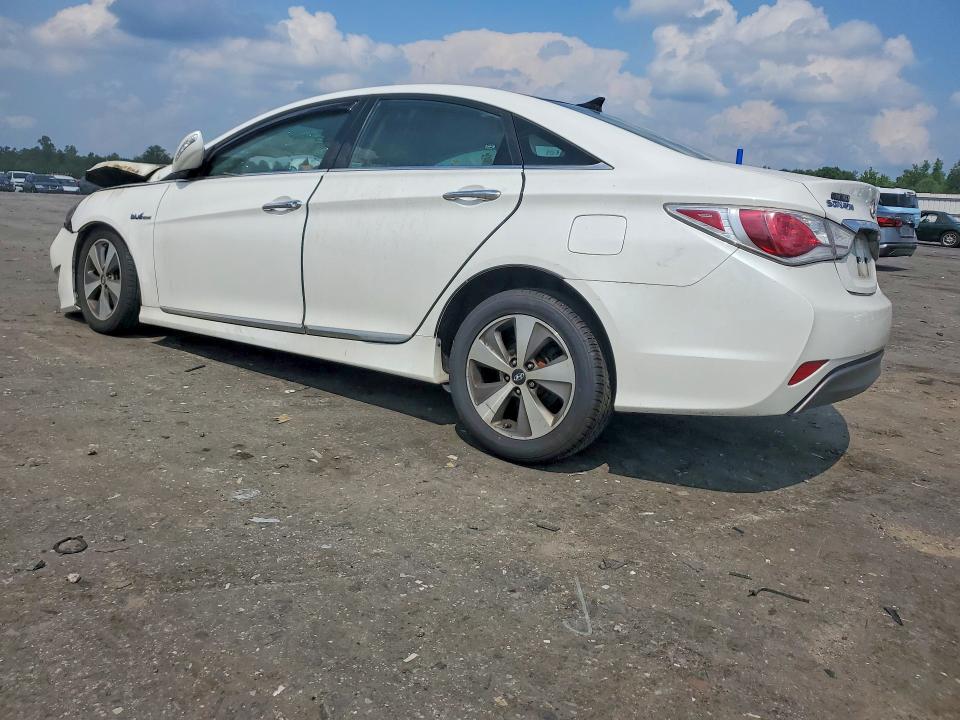 2011 Hyundai Sonata VIN KMHEC4A44BA010724 COPART salvage auction — Burn Engine, VA - CERT OF TITLE - SALVAGE, sold $325 on 2026-07-22 (photo 2)