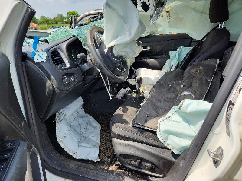 2023 Jeep Renegade VIN ZACNJDB17PPP14998 COPART salvage auction — ROLLOVER, OH - CERT OF TITLE-SALVAGE, sold $1,400 on 2026-08-10 (photo 7)