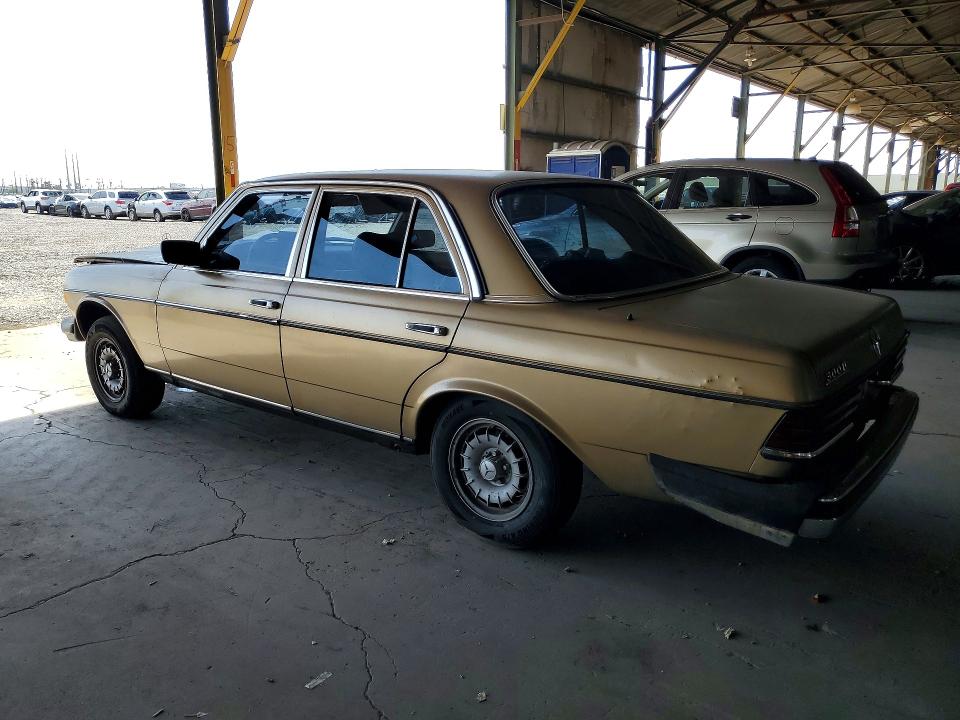 1984 Mercedes-benz 300 VIN WDBAB33AXEA006277 COPART salvage auction — FRONT END, AZ - CERT OF TITLE-RESTORED SALVAGE (P), sold $475 on 2026-07-29 (photo 2)