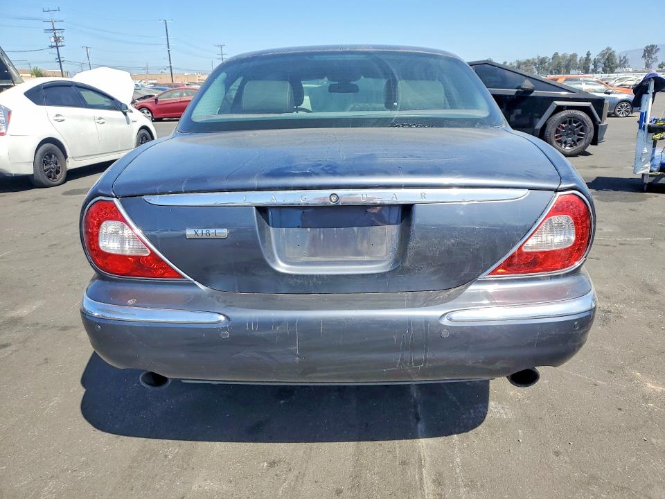 2006 Jaguar Xj series VIN SAJWA79B66SH09019 COPART salvage auction — MINOR DENT/SCRATCHES, CA - DIS/DLR/EXP ONLY CLEAN TITLE, sold $500 on 2026-07-28 (photo 6)