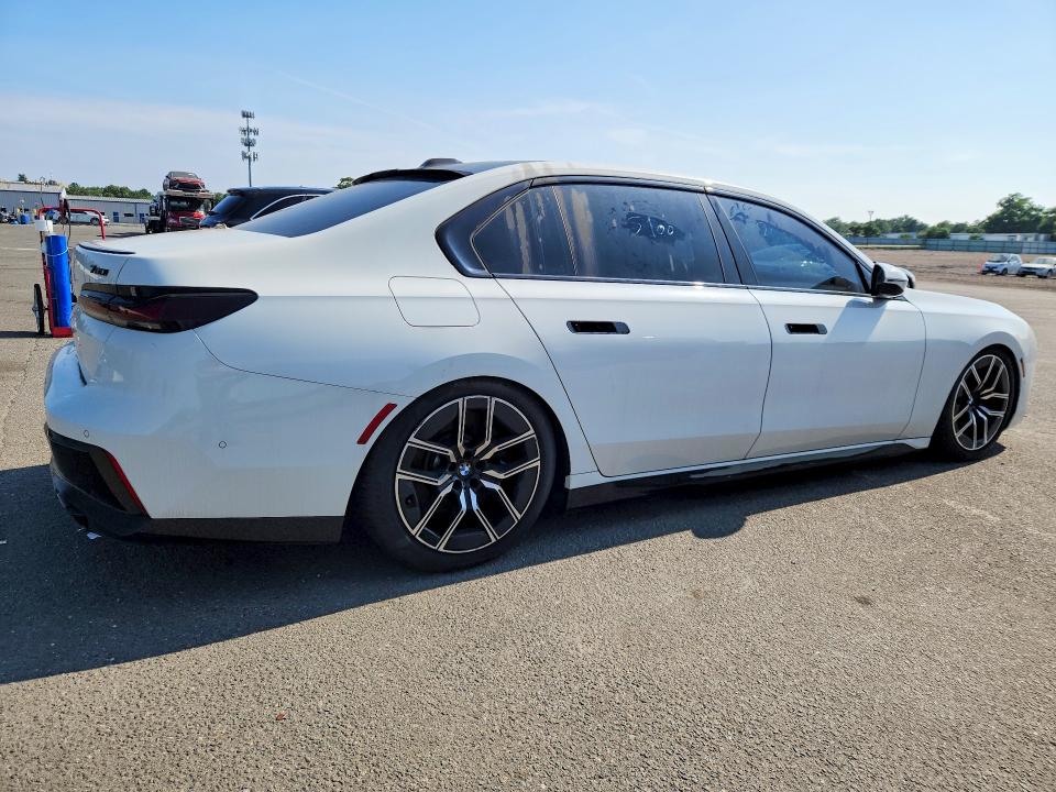 2024 BMW 7er VIN WBA33EJ08RCS63961 COPART salvage auction — VANDALISM, PA - CERT OF SALVAGE-THEFT, sold $28,750 on 2026-07-27 (photo 3)
