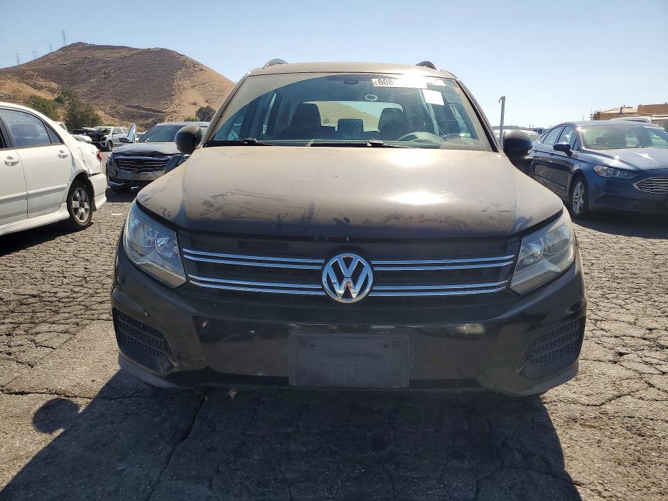 2016 Volkswagen Tiguan VIN WVGAV7AX8GW518970 COPART salvage auction — MINOR DENT/SCRATCHES, Ca - Dis/Dlr/Exp Only Clean Title (P), sold $1,300 on 2026-07-30 (photo 5)