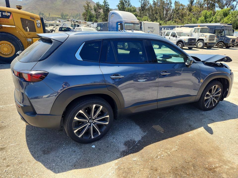 2025 Mazda Cx-50 VIN 7MMVABEM8SN318318 COPART salvage auction — FRONT END, Salvage Title, sold $8,600 on 2026-08-25 (photo 3)
