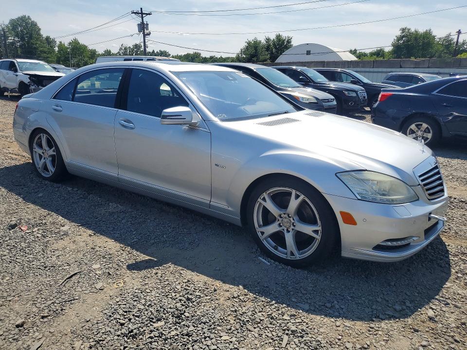 2011 Mercedes-benz S class VIN WDDNG9FB5BA380521 COPART salvage auction — MINOR DENT/SCRATCHES, Nj - Certificate Of Title, sold $400 on 2026-07-31 (photo 4)