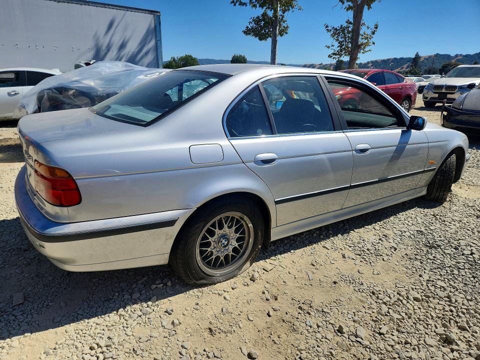 1999 BMW 5 series VIN WBADM6337XBY32073 COPART salvage auction — UNDERCARRIAGE, CA - SALVAGE CERTIFICATE, sold $425 on 2026-08-11 (photo 3)