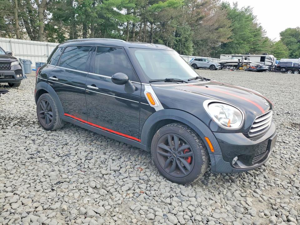2014 Mini Cooper VIN WMWZB3C54EWR37218 COPART salvage auction — MINOR DENT/SCRATCHES, Nj - Cert Of Title-Salvage, sold $775 on 2026-08-03 (photo 4)