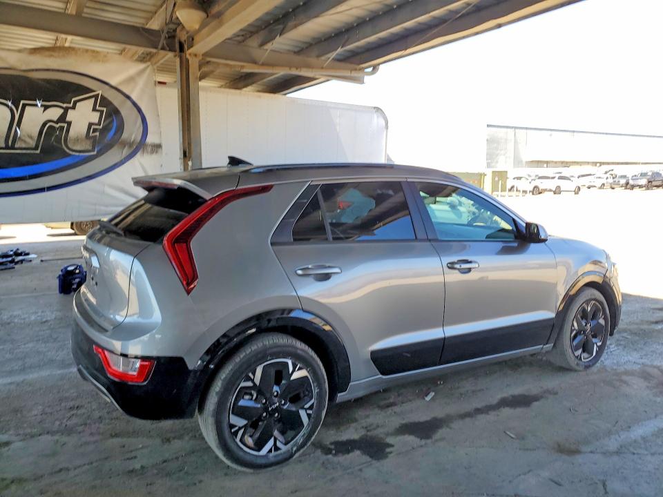 2023 Kia Niro VIN KNDCR3L17P5029940 COPART salvage auction — FRONT END, CA - CERTIFICATE OF TITLE, sold $7,200 on 2026-07-20 (photo 3)