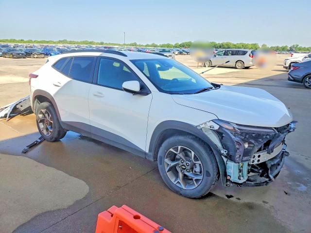 2025 Chevrolet Trax VIN KL77LHEP9SC268859 COPART salvage auction — FRONT END, Tx - Certificate Of Title (P), sold $10,400 on 2026-07-27 (photo 4)