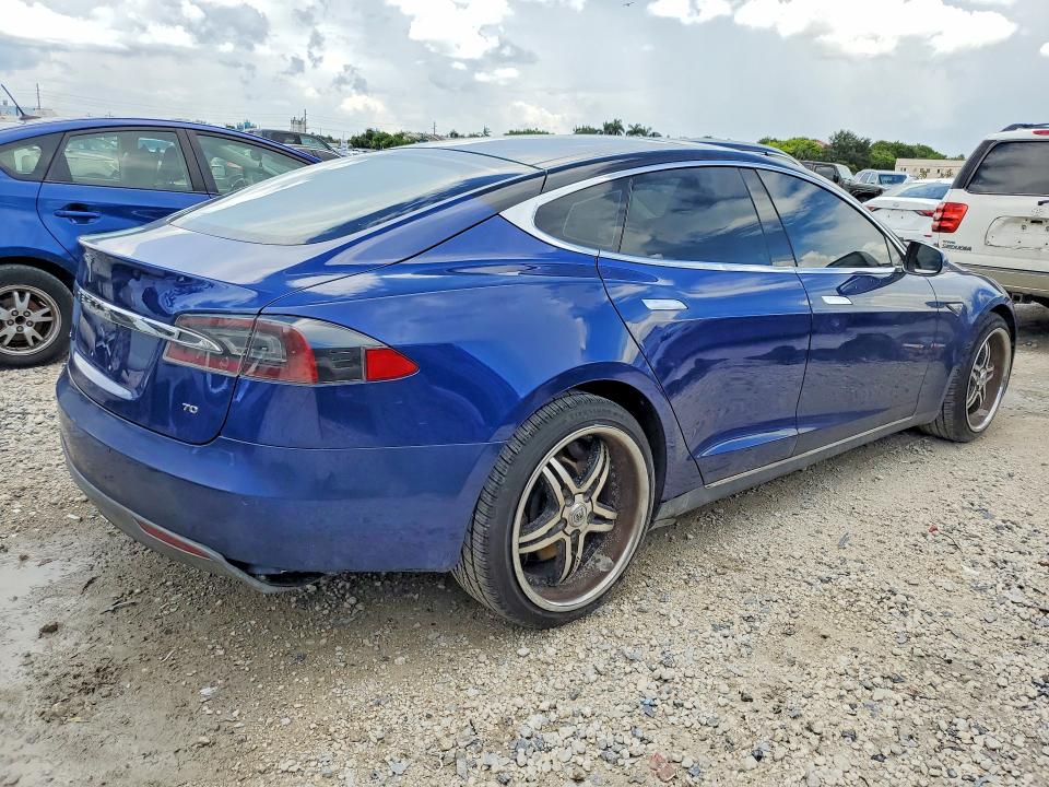 2016 Tesla Model s VIN 5YJSA1E13GF126023 COPART salvage auction — MINOR DENT/SCRATCHES, FL - CERTIFICATE OF TITLE, sold $4,450 on 2026-07-31 (photo 3)