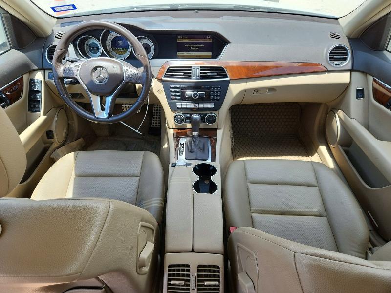 2012 Mercedes-benz C-klasse VIN WDDGF8BB0CR192004 COPART salvage auction — WATER/FLOOD, Salvage Title, sold $1,650 on 2026-08-13 (photo 8)
