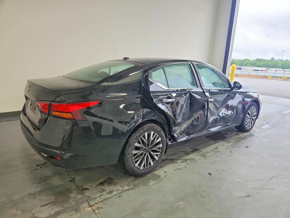 2025 Nissan Altima VIN 1N4BL4DV1SN350228 COPART salvage auction — SIDE, VA - CERT OF TITLE - SALVAGE, sold $5,600 on 2026-08-03 (photo 3)