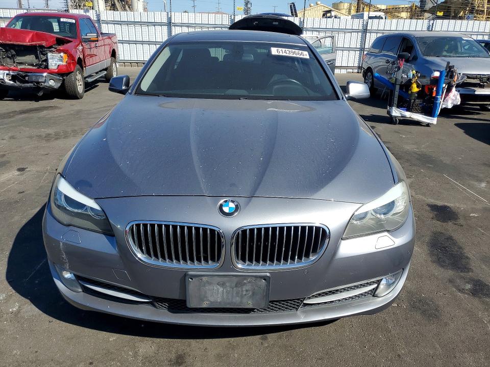 2012 BMW 5er VIN WBAFR7C52CC812299 COPART salvage auction — MINOR DENT/SCRATCHES, Ca - Dis/Dlr/Exp Only Clean Title, sold $700 on 2026-07-27 (photo 5)
