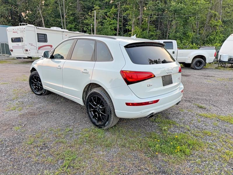 2013 Audi Q5 VIN WA1CFCFP2DA003395 COPART salvage auction — MINOR DENT/SCRATCHES, ON - PERMIT NO BRAND - UNFIT (P), sold $600 on 2026-07-28 (photo 3)