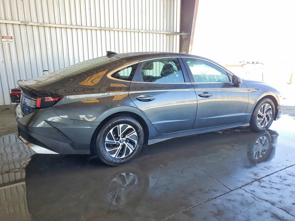 2026 Hyundai Sonata hybrid VIN KMHL24JJ0TA157558 COPART salvage auction — FRONT END, OR - CERTIFICATE OF TITLE (P), sold $11,000 on 2026-07-15 (photo 3)