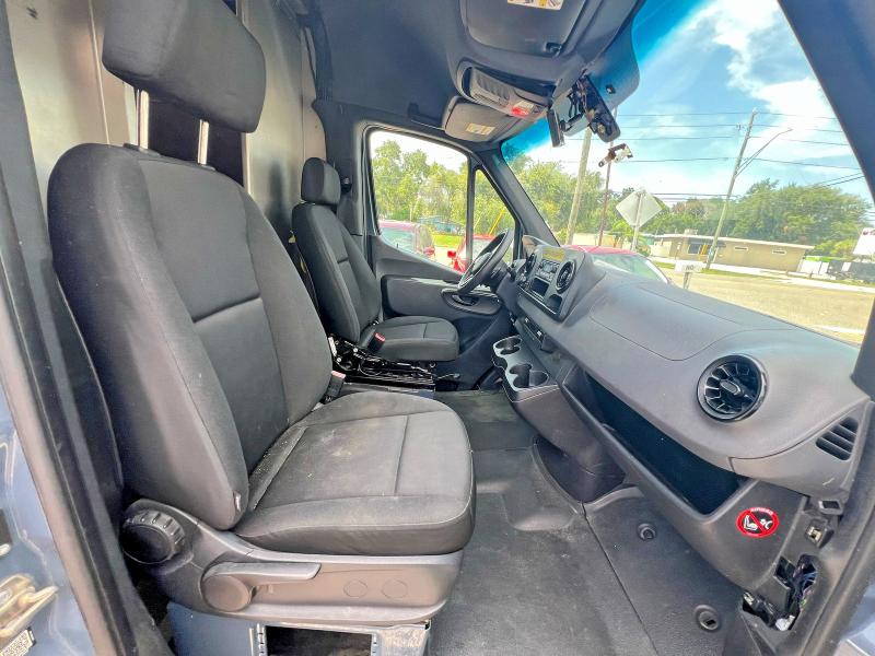2019 Mercedes-benz Sprinter VIN WD4PF1CDXKP149520 COPART salvage auction — MECHANICAL, Fl - Certificate Of Title (P), sold $14,900 on 2026-07-31 (photo 5)