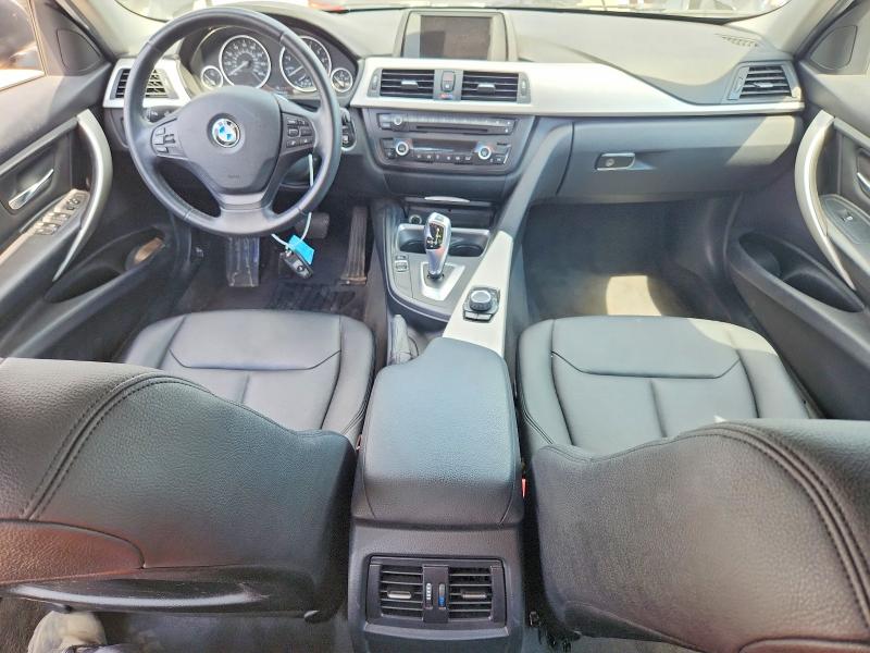 2013 BMW 3er VIN WBA3B1C58DF462570 COPART salvage auction — WATER/FLOOD, Ks - Flood - Salvage, sold $600 on 2026-08-17 (photo 8)