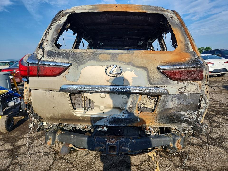 2016 Lexus Lx 570 VIN JTJHY7AX7G4199693 COPART salvage auction — BURN, PA - CERTIFICATE OF SALVAGE, sold $5,200 on 2026-07-17 (photo 6)
