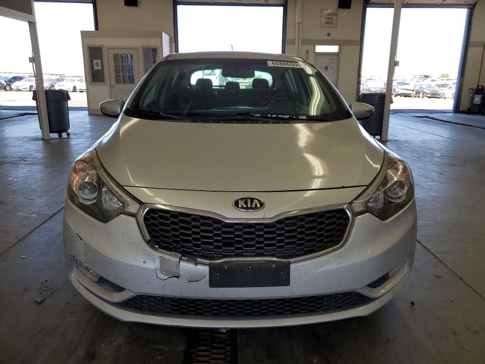 2016 Kia Forte VIN KNAFX5A82G5633021 COPART salvage auction — FRONT END, Wa - Vehicle Cert Of Ownership-Titl, sold $660 on 2026-07-25 (photo 5)