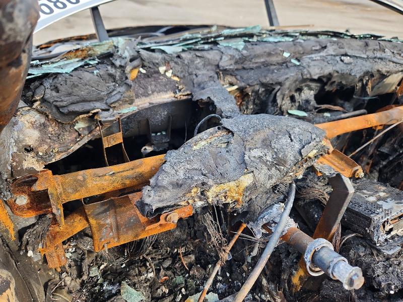 2002 BMW 3er VIN WBABS53432JU95335 COPART salvage auction — Burn Interior, Fl - Certificate Of Destruction, sold $400 on 2026-08-19 (photo 9)