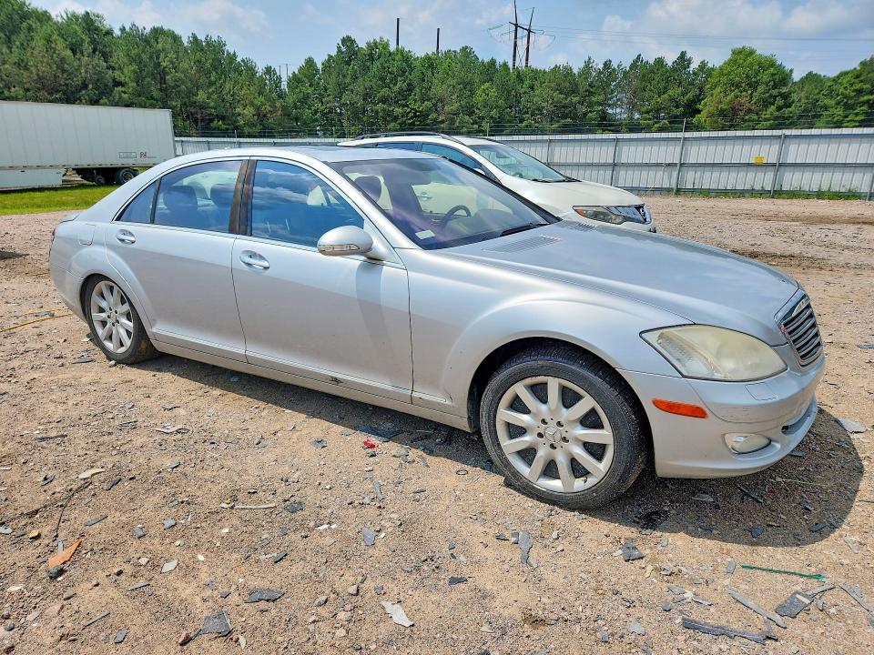 2007 Mercedes-benz S class VIN WDDNG71X27A042850 COPART salvage auction — MINOR DENT/SCRATCHES, Va - Certificate Of Title, sold $525 on 2026-08-03 (photo 4)