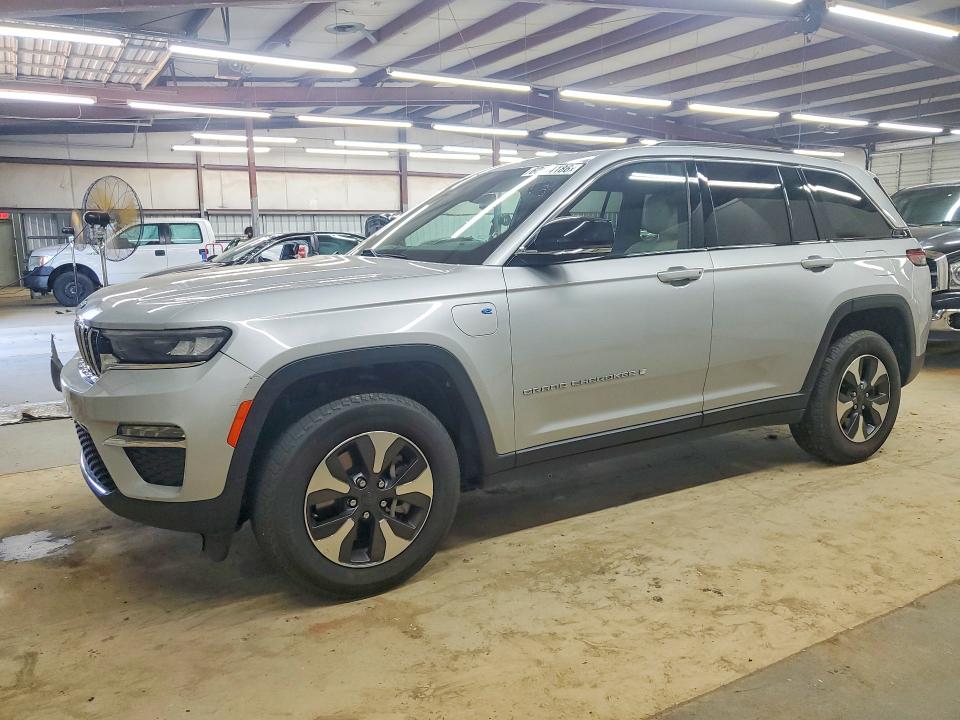 2024 Jeep Cherokee VIN 1C4RJYB64RC721339 COPART salvage auction — MINOR DENT/SCRATCHES, Ga - Dealer Only Clean Title (P), sold $17,500 on 2026-07-29 (photo 1)