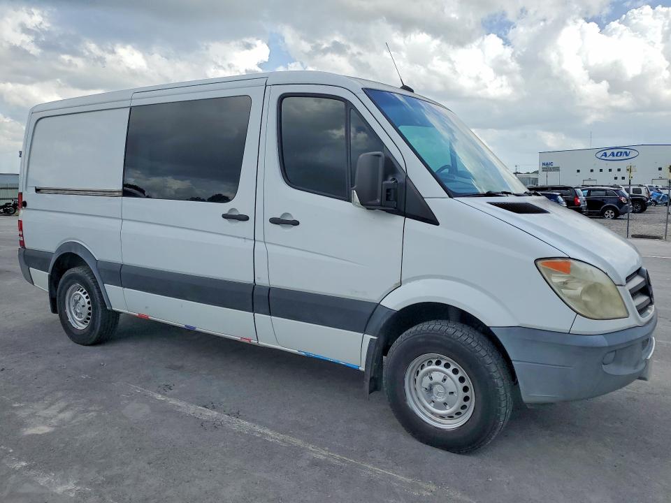 2012 Mercedes-benz Sprinter VIN WD3PE7CC8C5701059 COPART salvage auction — MECHANICAL, Ok - Certificate Of Title, sold $300 on 2026-07-27 (photo 4)