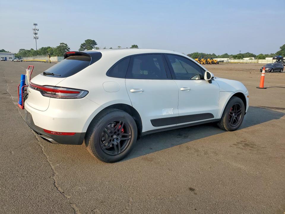 2021 Porsche Macan VIN WP1AA2A54MLB12889 COPART salvage auction — WATER/FLOOD, NY - MV907A-FLOOD SALVAGE, sold $17,200 on 2026-07-29 (photo 3)