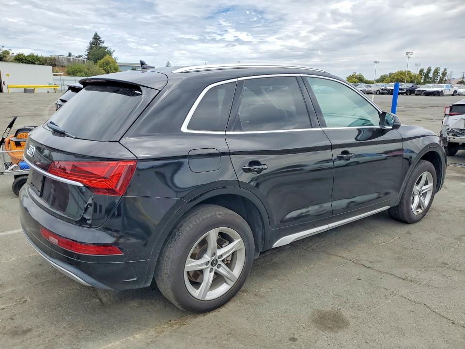 2021 Audi Q5 VIN WA1AAAFY9M2009241 COPART salvage auction — MINOR DENT/SCRATCHES, Fl - Dis/Dlr/Exp Only Clean Title, sold $6,500 on 2026-08-28 (photo 3)