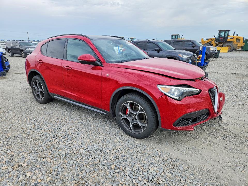 2022 Alfa romeo Stelvio VIN ZASPAKBN2N7D37744 COPART salvage auction — FRONT END, Co - Public - Salvage Title, sold $9,700 on 2026-08-04 (photo 4)