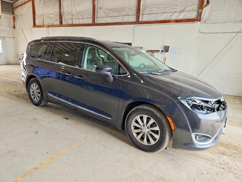 2019 Chrysler Pacifica VIN 2C4RC1BG8KR650542 COPART salvage auction — FRONT END, Wv - Certificate Of Title, sold $3,800 on 2026-10-05 (photo 4)