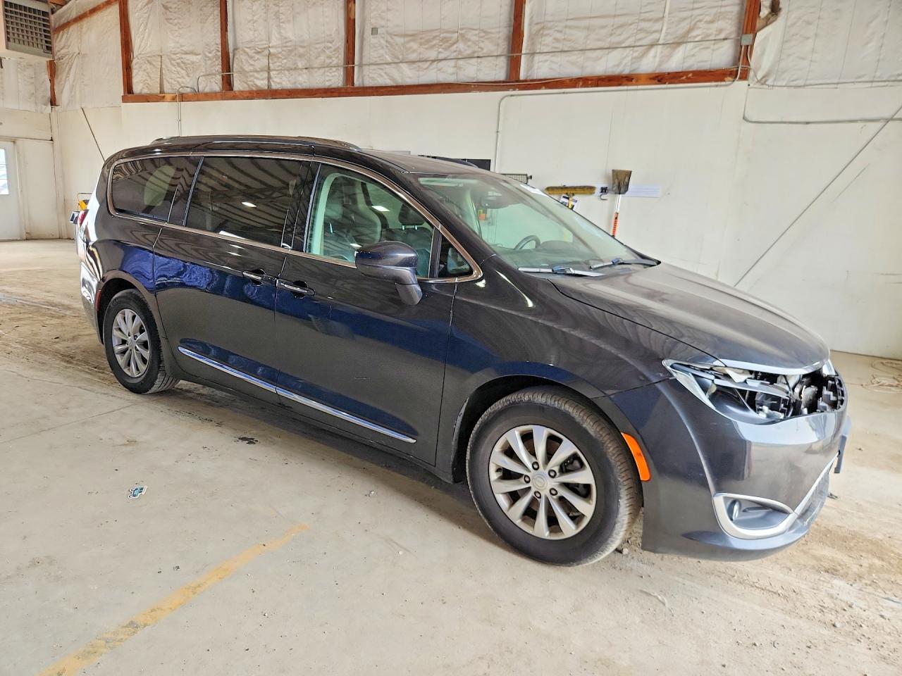 2019 Chrysler Pacifica VIN 2C4RC1BG8KR650542 COPART salvage auction — Front End, WV - CERTIFICATE OF TITLE, sold $4,200 on 2026-09-17 (photo 4)