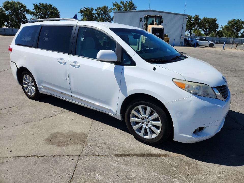 2013 Toyota Sienna VIN 5TDJK3DC3DS050866 COPART salvage auction — REAR END, CA - SALVAGE CERTIFICATE, sold $1,550 on 2026-07-27 (photo 4)