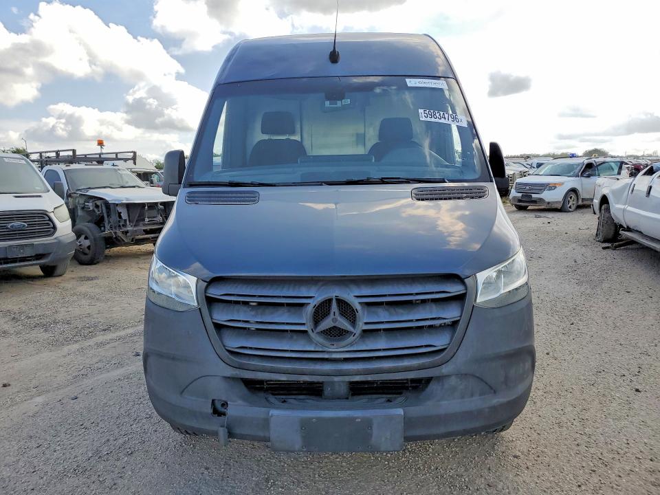 2019 Mercedes-benz Sprinter VIN WD4PF0CD2KP048921 COPART salvage auction — MINOR DENT/SCRATCHES, TX - CERTIFICATE OF TITLE (P), sold $7,900 on 2026-07-29 (photo 5)