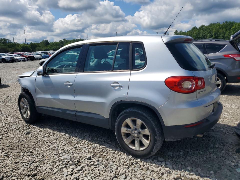 2010 Volkswagen Tiguan VIN WVGBV7AX1AW516456 COPART salvage auction — FRONT END, Ma - Cert Of Title-Reconstrctd Coll, sold $400 on 2026-08-14 (photo 2)