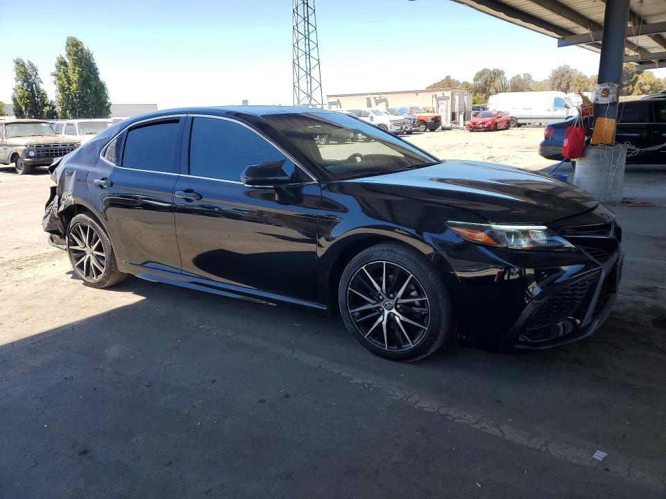 2022 Toyota Camry solara VIN 4T1G31AKXNU042201 COPART salvage auction — REAR END, Ca - Salvage Certificate, sold $7,600 on 2026-09-01 (photo 4)