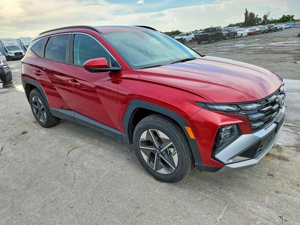 2026 Hyundai Tucson VIN 5NMJBCDE4TH697862 COPART salvage auction — HAIL, Ny - Certificate Of Title (P), sold $15,700 on 2026-07-30 (photo 4)