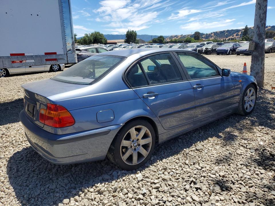 2002 BMW 3 series VIN WBAET37472NG84929 COPART salvage auction — MINOR DENT/SCRATCHES, Ca - Dis/Dlr/Exp Only Clean Title, sold $450 on 2026-07-28 (photo 3)