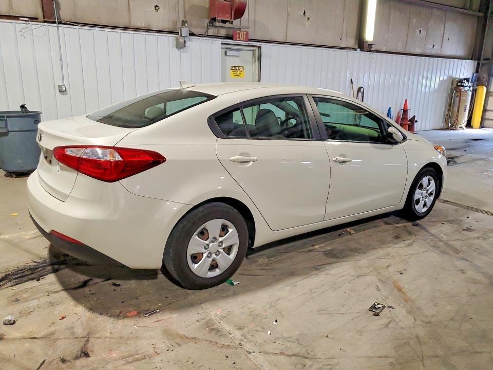 2015 Kia Forte VIN KNAFK4A65F5324164 COPART salvage auction — SIDE, Ia - Cert Of Title-Salvage Title, sold $1,200 on 2026-07-29 (photo 3)