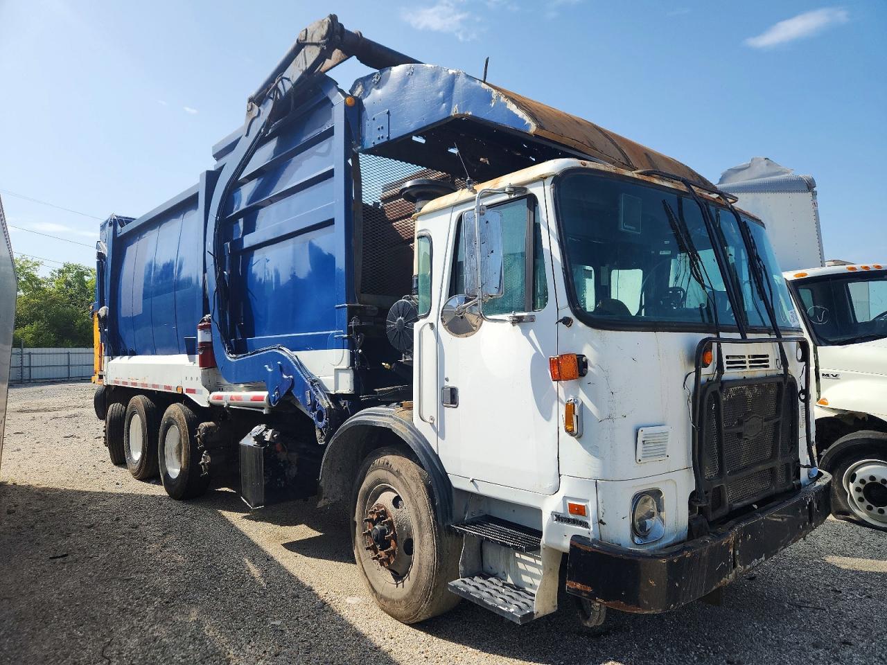 2015 Autocar Xpeditor VIN 5VCACLLEXFH218593 COPART salvage auction — Rear End, Cd - Non-Repairable, sold $5,000 on 2026-09-22 (photo 1)