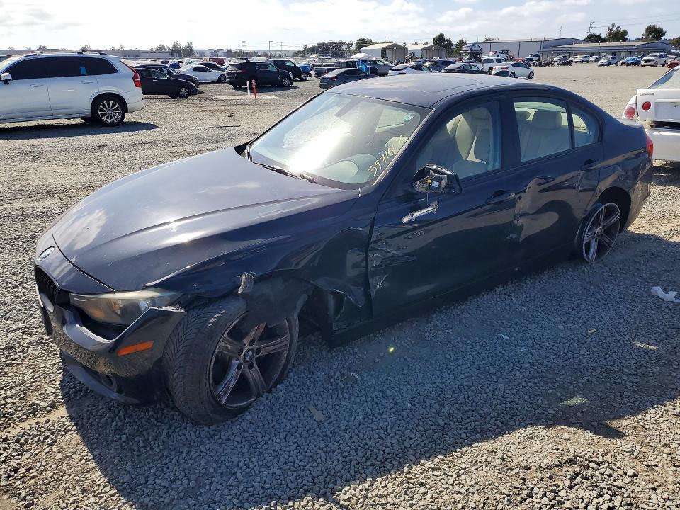 2014 BMW 3er VIN WBA3C1C5XEK109589 COPART salvage auction — FRONT END, Mt - Dis/Dlr/Exp Only Clean Title, sold $350 on 2026-07-28 (photo 1)