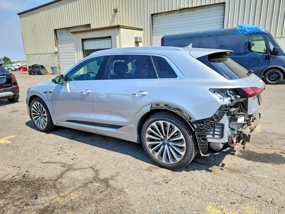 2019 Audi E-tron VIN WA1VABGE7KB008940 COPART salvage auction — REAR END, OR - SALVAGE TITLE CERTIFICATE, sold $725 on 2026-08-24 (photo 2)