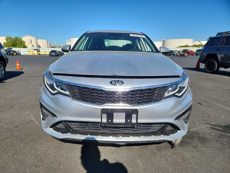 2020 Kia Optima VIN 5XXGT4L38LG435788 COPART salvage auction — VANDALISM, CA - SALVAGE CERTIFICATE, sold $900 on 2026-07-20 (photo 5)