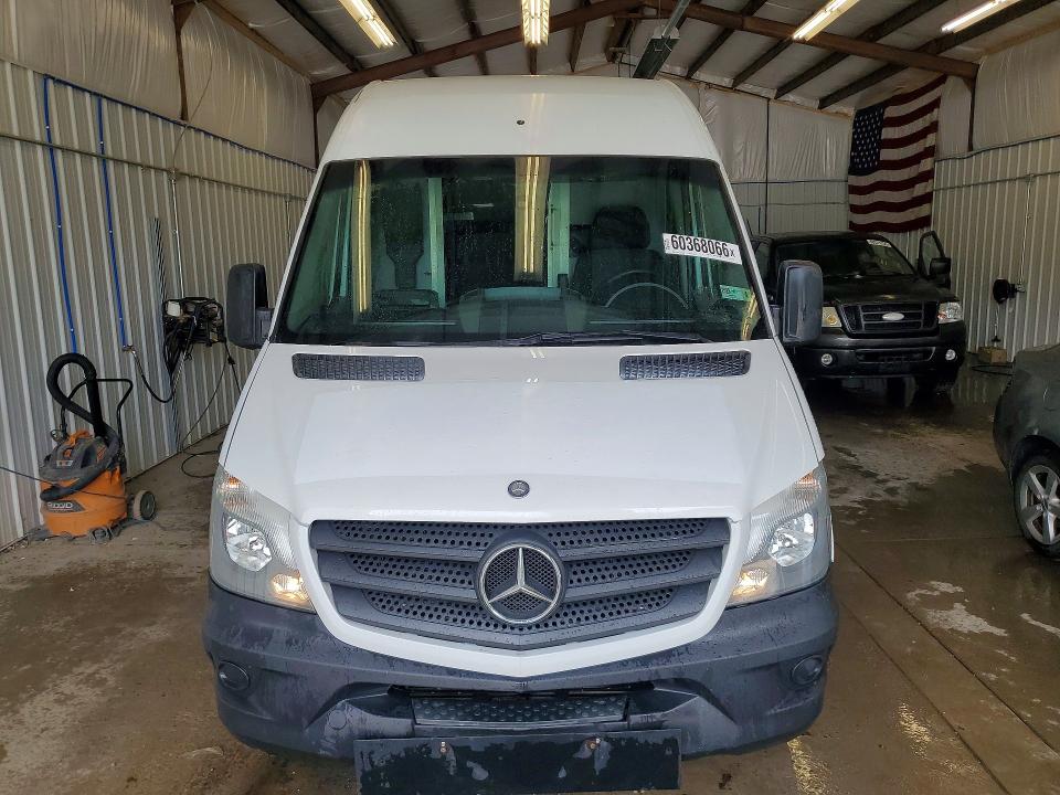 2014 Mercedes-benz Sprinter VIN WD3PE8DE4E5897381 COPART salvage auction — MINOR DENT/SCRATCHES, Wv - Certificate Of Title (P), sold $2,750 on 2026-07-29 (photo 5)
