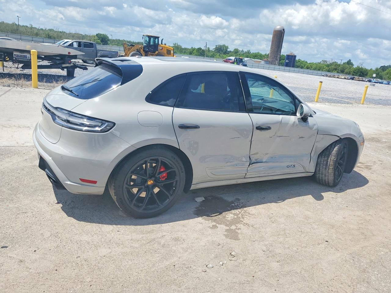 2023 Porsche Macan VIN WP1AF2A5XPLB56949 COPART salvage auction — Side, AL - CERT OF TITLE-SALVAGE TITLE, sold $34,250 on 2026-08-06 (photo 3)