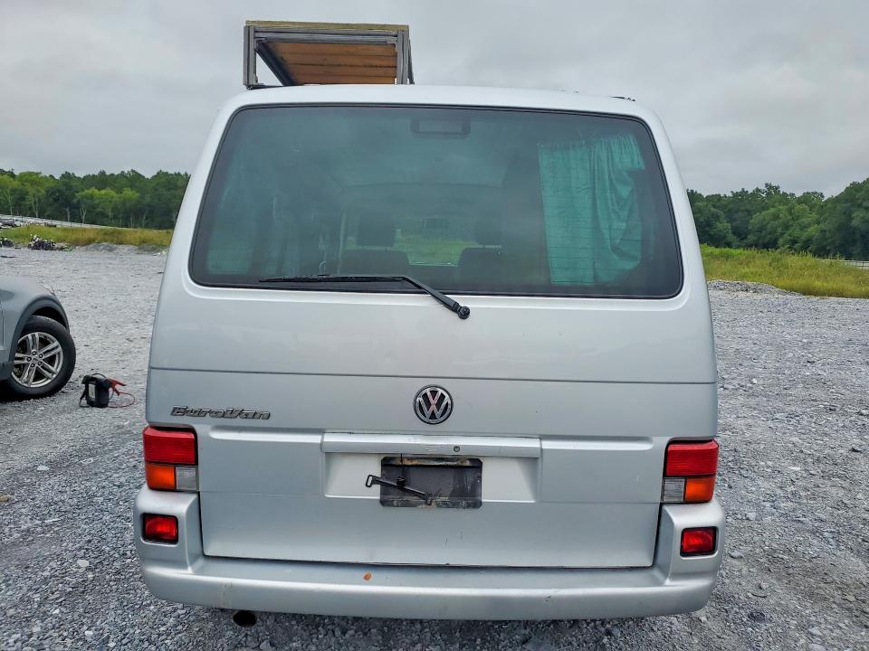 2002 Volkswagen Eurovan VIN WV2KB47042H096916 COPART salvage auction — MINOR DENT/SCRATCHES, MI - DEALER ONLY CLEAN TITLE (P), sold $475 on 2026-07-30 (photo 6)