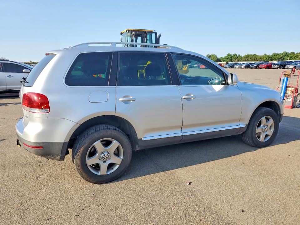 2007 Volkswagen Touareg VIN WVGZE77L27D013798 COPART salvage auction — REAR END, Ny - Mv-907A Salvage Certificate, sold $400 on 2026-07-27 (photo 3)