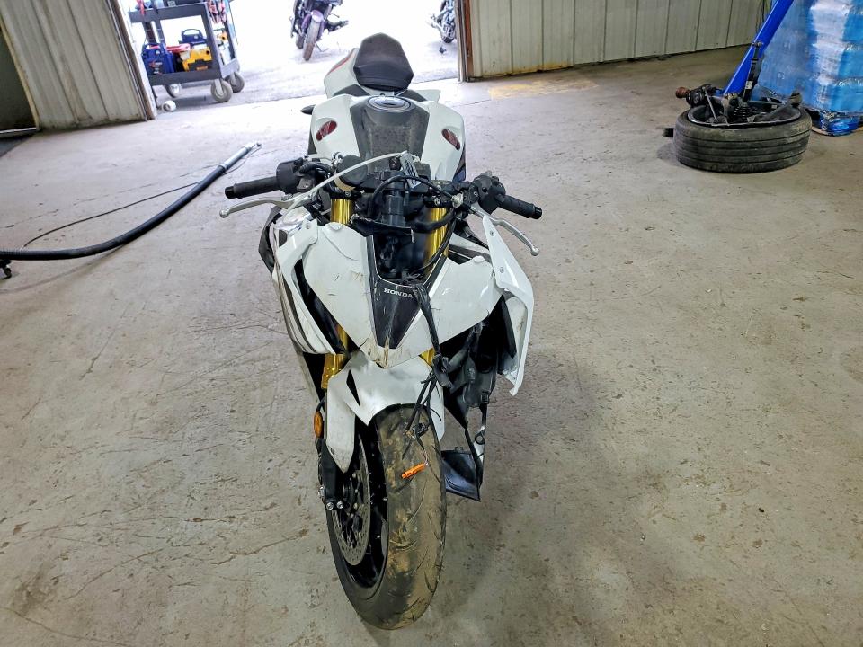 2026 Honda Cbr1000 VIN JH2SC7710TK900517 COPART salvage auction — ALL OVER, Nj - Cert Of Title-Salvage, sold $1,750 on 2026-07-24 (photo 2)
